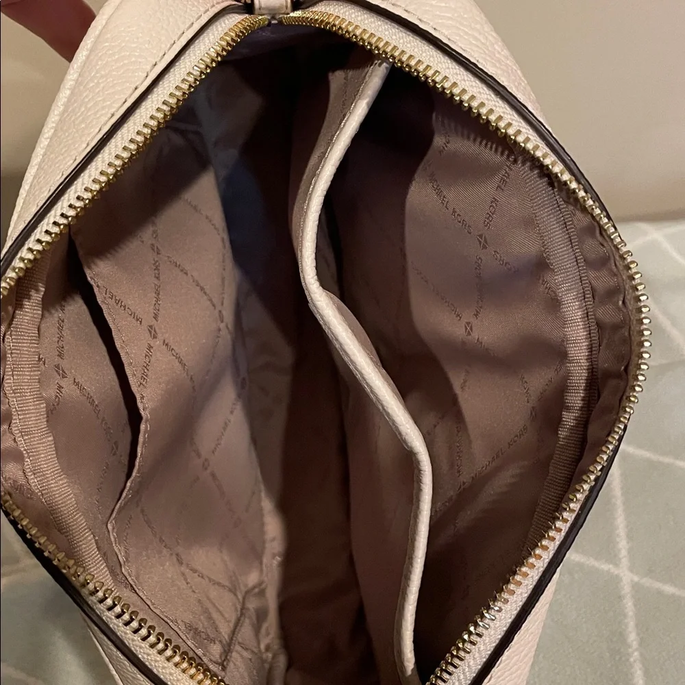 Michael Kors Cream Pebbled Leather Logo Crossbody Bag - Picture 4 of 7